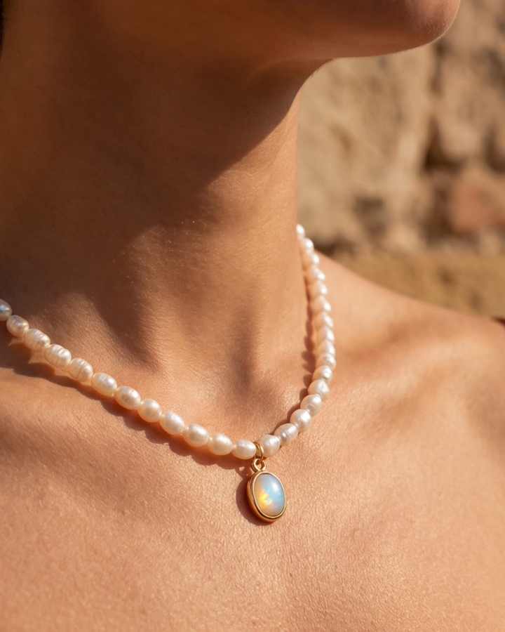 Noemi Pendant Necklace