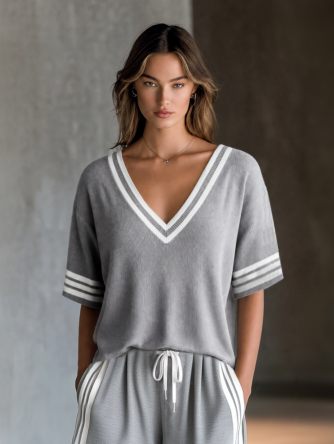 Relaxed-Fit Heather Grey & White Contrast V-Neck Knit Top And Shorts Set