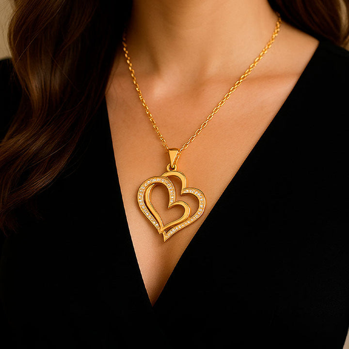 Eira | Collar "Eternal Love" in Elegant Gold Finish