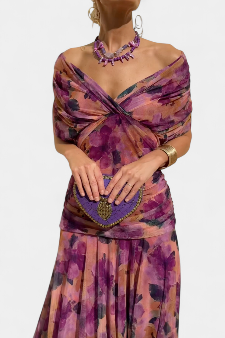 Alondra – Women’s long dress with a floral print and a V-neck