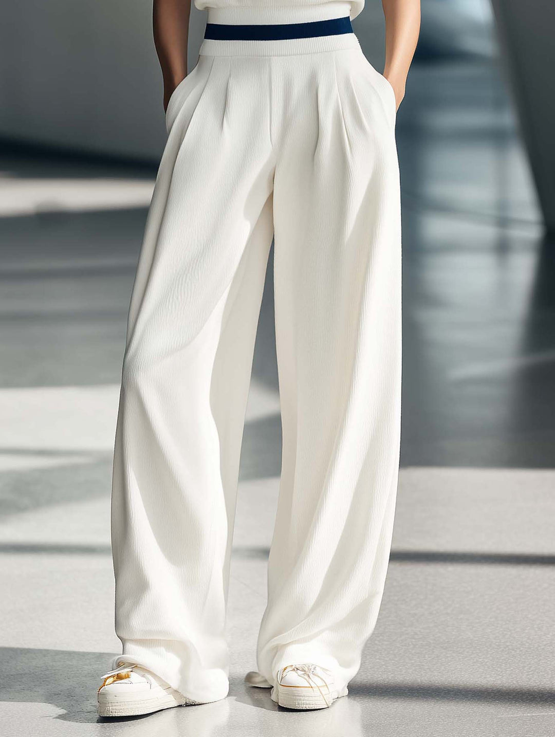 Women's Fashionable Casual Style White Short-sleeved Collared Top And Trousers Set